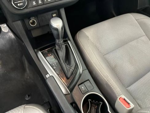 Used 2016 Toyota Corolla LE image 20