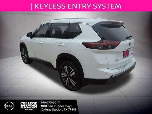 Used 2025 Nissan Rogue SL image 6