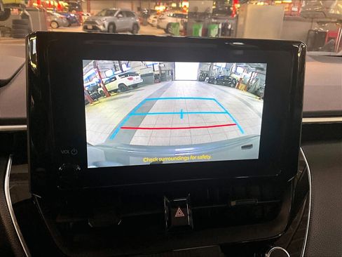 Used 2023 Toyota Corolla LE image 19