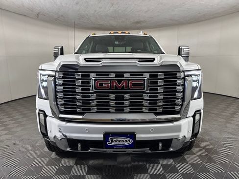 Used 2024 GMC Sierra 3500 Denali w/ Denali Reserve Package AWD/4WD image 2