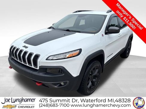 Used 2016 Jeep Cherokee Trailhawk w/ Comfort/Convenience Group AWD/4WD image 8