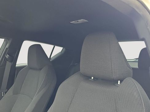 Used 2019 Toyota C-HR LE FWD image 2