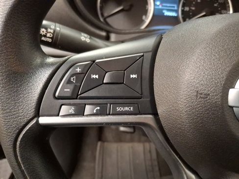 Used 2022 Nissan Versa S image 19