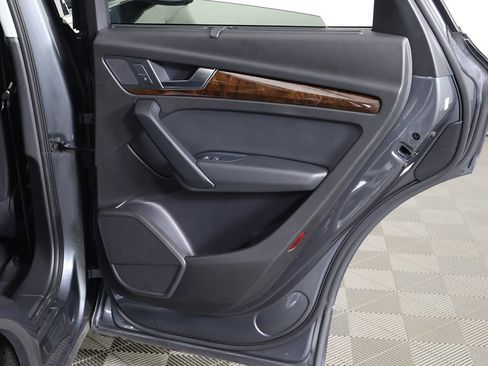 Used 2018 Audi Q5 2.0T Premium Plus w/ Premium Plus Package image 28