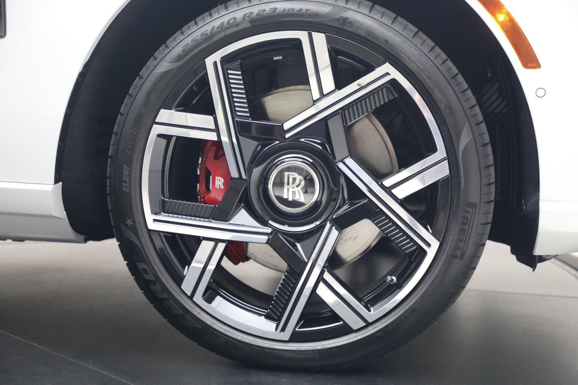 New 2027 Rolls-Royce Cullinan Black Badge AWD/4WD image 14