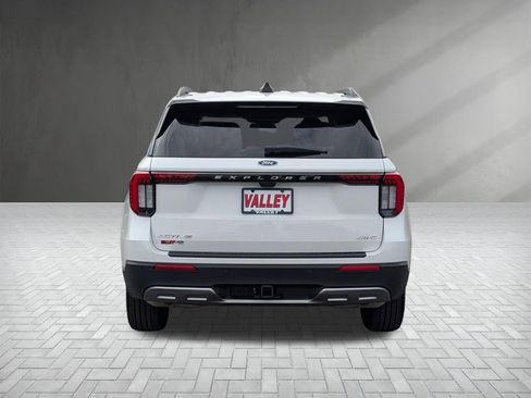 New 2025 Ford Explorer Active w/ Active Comfort Package AWD/4WD image 8