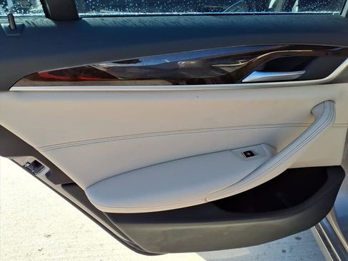 Used 2019 BMW 530i xDrive image 12