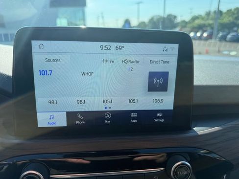 Used 2020 Ford Escape Titanium AWD/4WD image 12