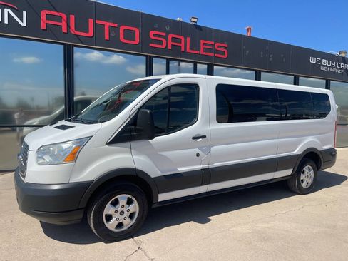 Used 2017 Ford Transit 350 XLT image 4