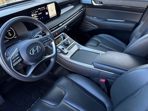 Used 2025 Hyundai Palisade Calligraphy image 2