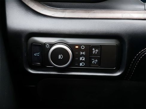 Used 2023 Ford Explorer Platinum w/ Technology Package image 18