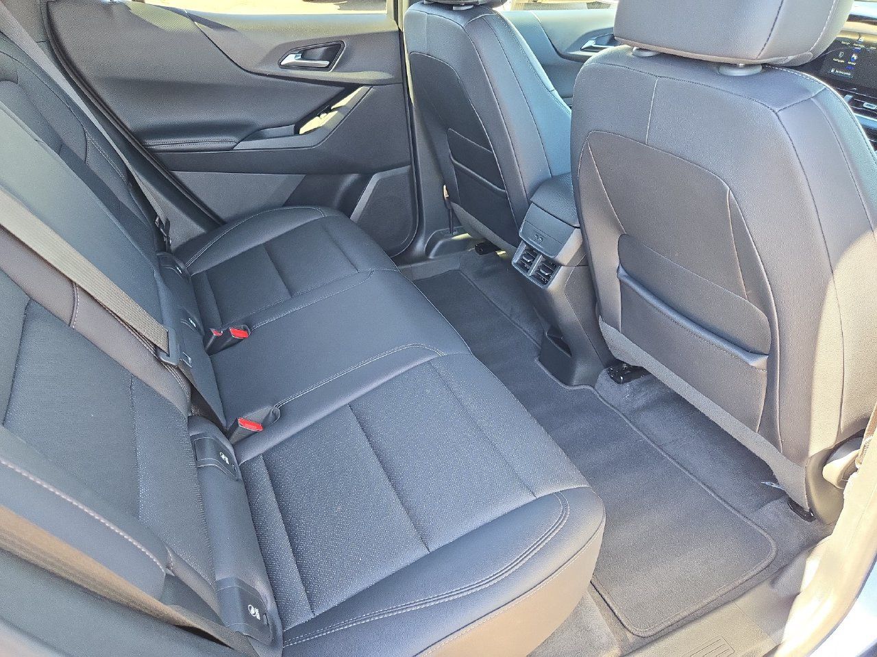 Used 2025 Chevrolet Equinox LT w/ Convenience Package II FWD image 11