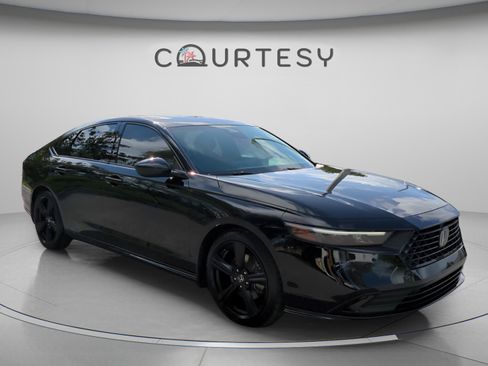 Used 2025 Honda Accord Sport image 9