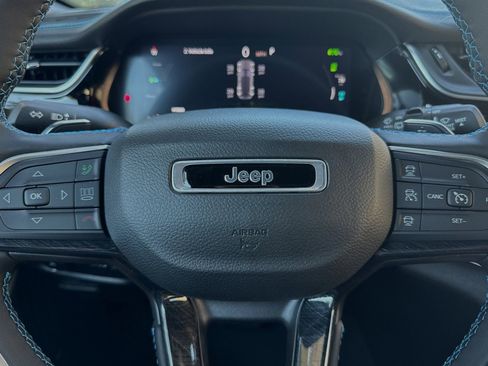 New 2023 Jeep Grand Cherokee Trailhawk w/ Advanced Protech Group II AWD/4WD image 23