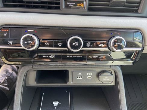 Used 2024 Honda Pilot EX-L image 23