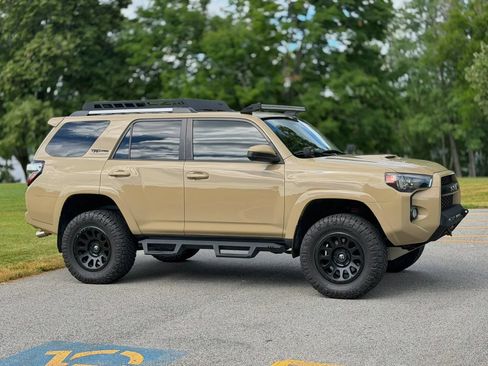 Used 2016 Toyota 4Runner TRD Pro AWD/4WD image 7