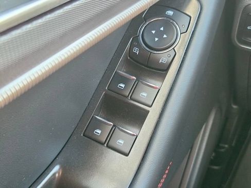 Used 2025 Ford Explorer ST-Line AWD/4WD image 21