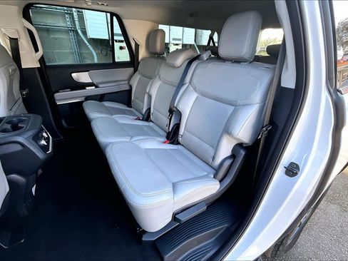 Used 2025 Ford Expedition Max Active image 25