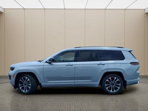 Used 2023 Jeep Grand Cherokee L Overland w/ MOPAR Finishing Package AWD/4WD image 16