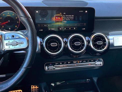 Used 2022 Mercedes-Benz GLB 250 image 6