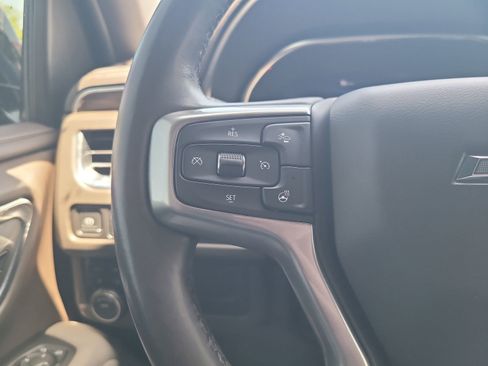 Used 2023 Chevrolet Tahoe Z71 w/ Luxury Package AWD/4WD image 15