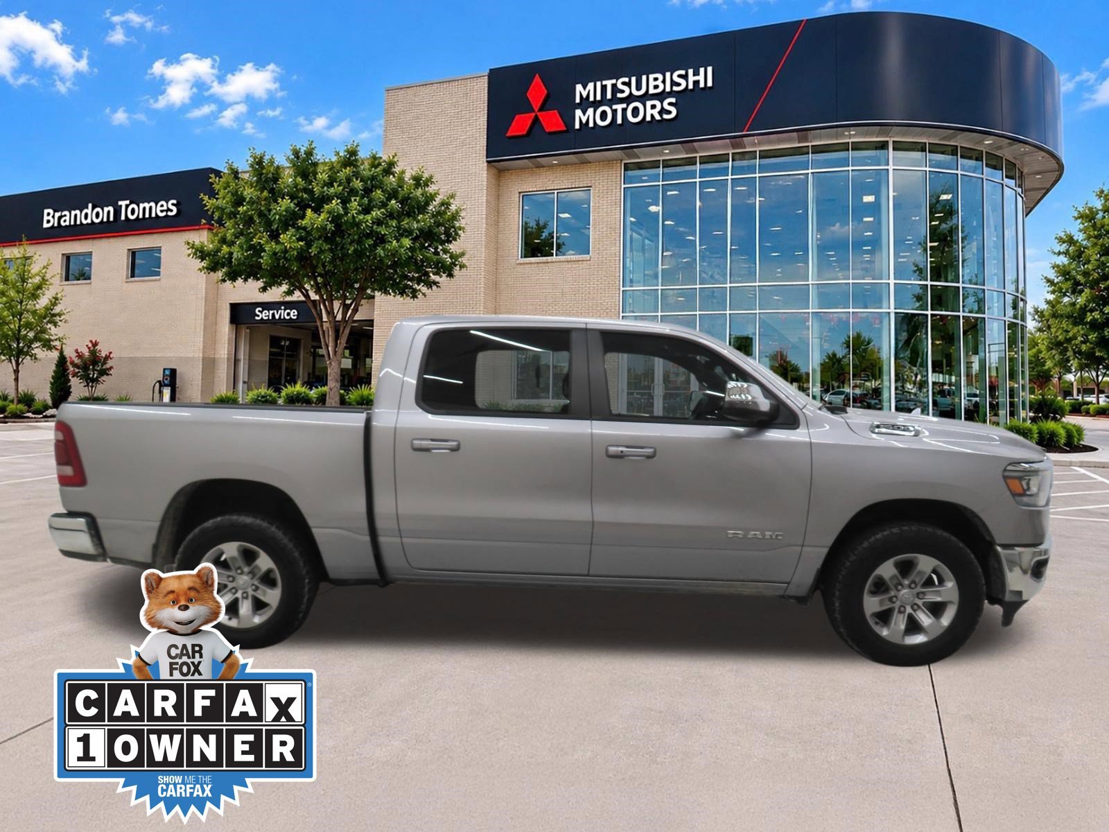 Used 2023 RAM 1500 Laramie AWD/4WD image 2