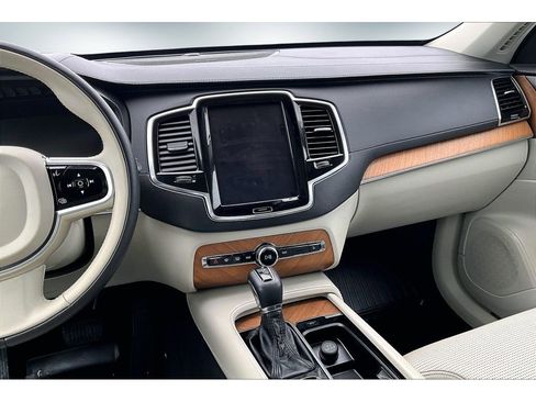 Used 2020 Volvo XC90 T6 Inscription image 9