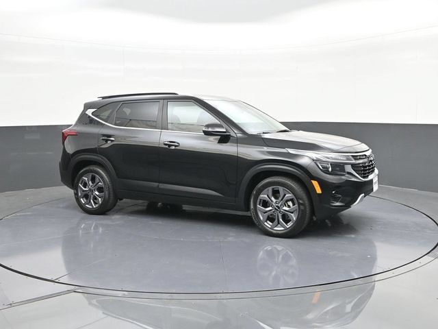 Used 2024 Kia Seltos S FWD image 17