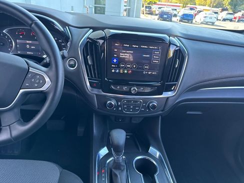 Used 2023 Chevrolet Traverse LT image 17