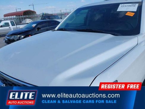 Used 2017 Chevrolet Suburban LT image 11