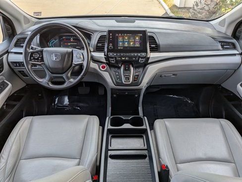 Used 2020 Honda Odyssey Touring image 16