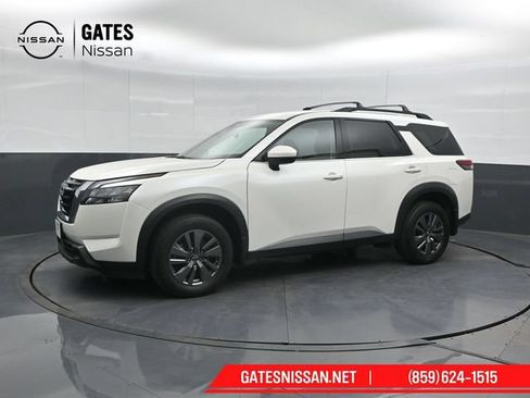 Used 2024 Nissan Pathfinder SV AWD/4WD image 7