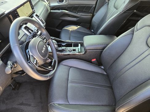 Used 2023 Kia Sorento SX image 18