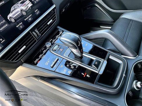 Used 2020 Porsche Cayenne Turbo image 16