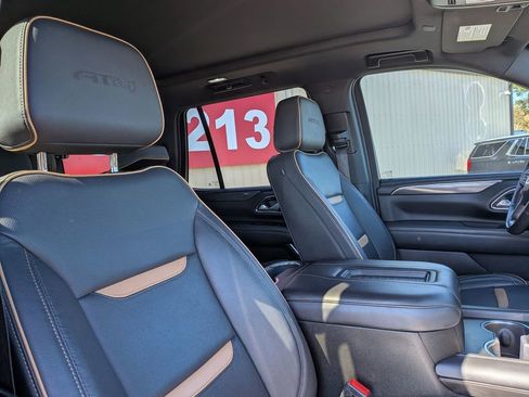 Used 2022 GMC Yukon AT4 w/ Technology Package image 31