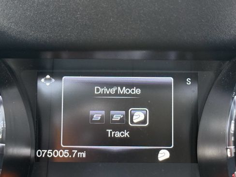 Used 2016 Ford Mustang Premium image 15