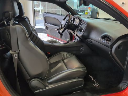Used 2016 Dodge Challenger SRT Hellcat image 33
