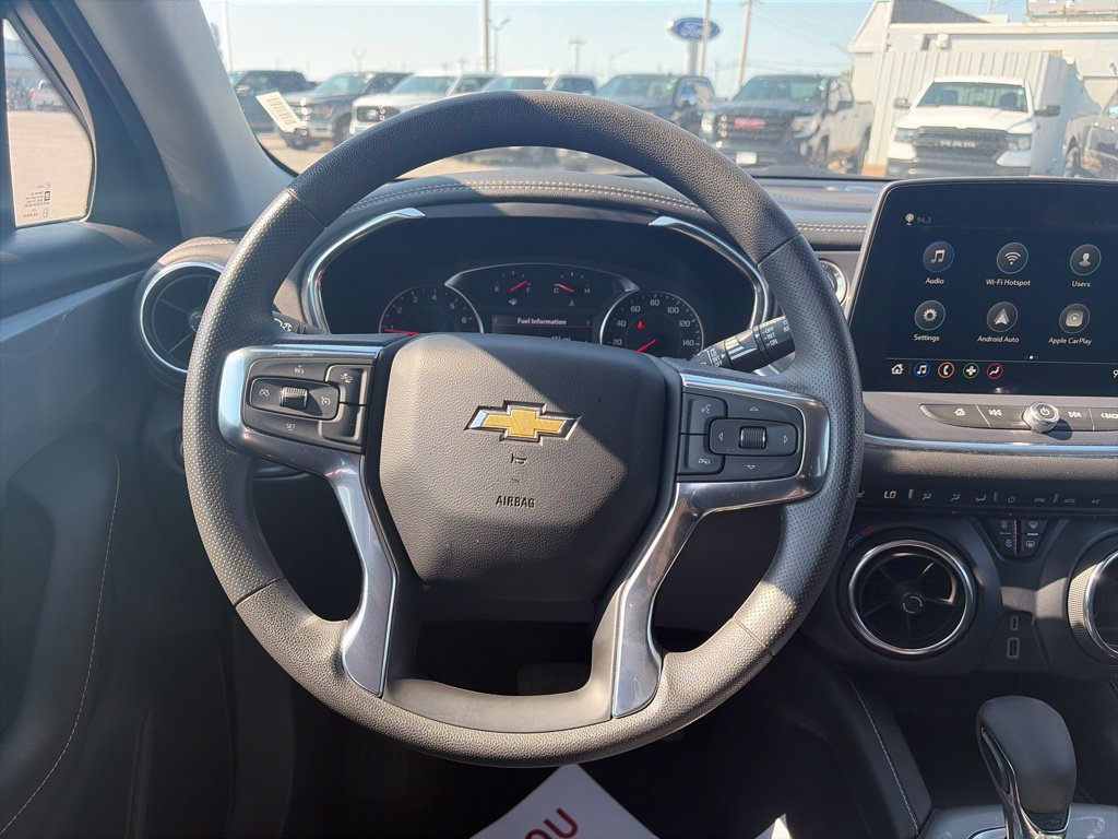 Used 2025 Chevrolet Blazer LT AWD/4WD image 15