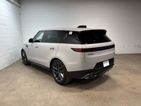 Used 2026 Land Rover Range Rover Sport SE AWD/4WD image 9