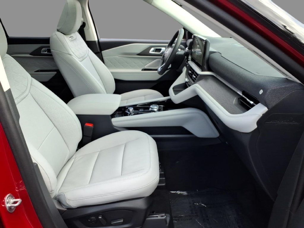 New 2026 Ford Explorer Platinum w/ LUX Leather Package AWD/4WD image 13