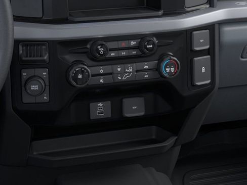 New 2026 Ford F550 4x4 Crew Cab image 15