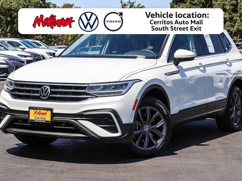 Certified 2022 Volkswagen Tiguan SE FWD image 1
