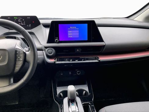 Used 2025 Toyota Prius Plug-In Hybrid image 6