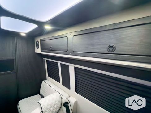 Used 2026 Mercedes-Benz Sprinter 2500 image 9