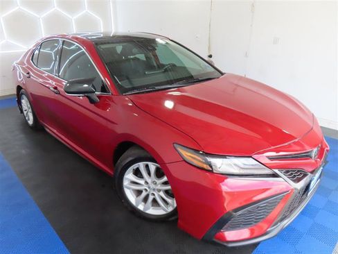 Used 2021 Toyota Camry XSE w/ Navigation Package FWD image 5