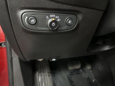 Used 2024 Chevrolet Equinox Premier image 39