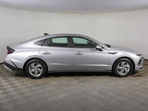 Certified 2025 Hyundai Sonata SE image 12