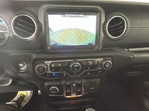 Used 2023 Jeep Wrangler Unlimited Sahara w/ Cold Weather Group AWD/4WD image 24