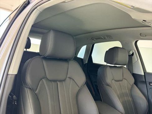 Certified 2025 Audi Q5 2.0T Premium Plus image 24