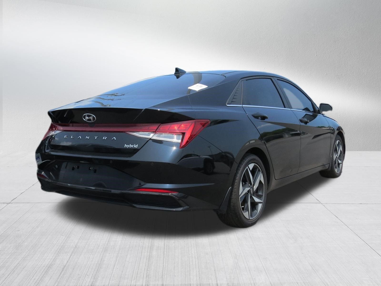 Used 2023 Hyundai Elantra Limited FWD image 3